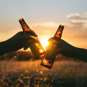 La cerveza SIN se posiciona como alternativa responsable para uno de cada tres jóvenes adultos 